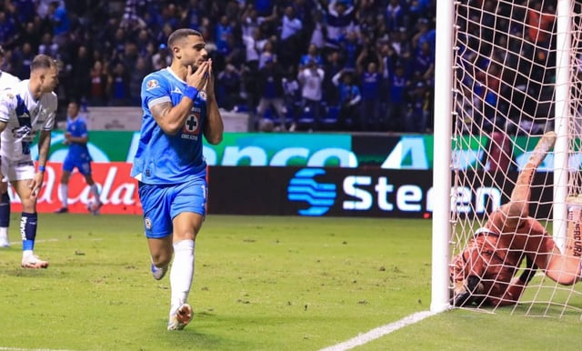 Consigue acuerdo Cruz Azul con PAOK para transferir a Giakoumakis