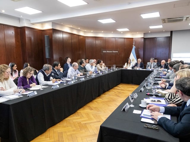 El ministro Mario Lugones confirmó que a partir de 2026 cada provincia tomará su propio examen de residencias médicas.