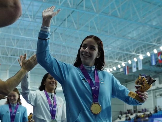 Santillán estableció un nuevo récord argentino absoluto en los 200 espalda en Asunción. . Foto Prensa COA