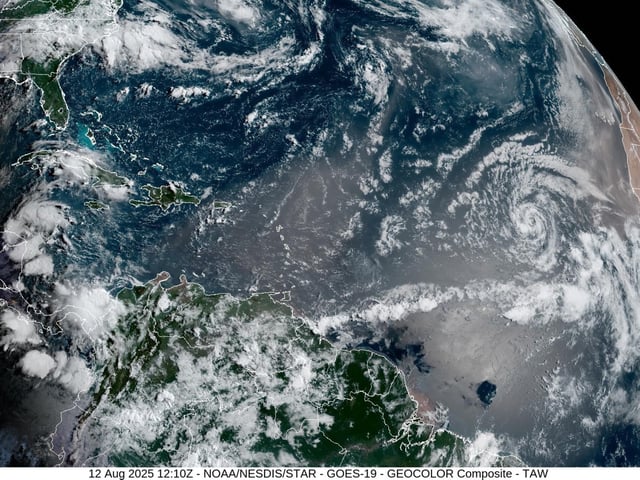 Imagen satelital del Caribe y la costa este de EE.UU., donde se espera que la tormenta tropical Erin alcance la categoría de huracán antes del 16 de agosto. Foto: NOAA/nhc.noaa.gov