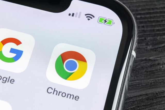 Top Justice Department antitrust officials have decided to ask a judge to force Alphabet Inc.’ s Google to sell off its Chrome browser.
