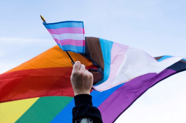 Protesters rally for the International Transgender Day of Visibility in Tucson, Arizona, U.S., March 31, 2023. REUTERS/Rebecca Noble/File Photo