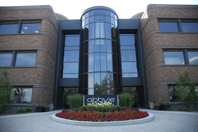 Abbvie Headquarters on the Abbott Labs campus in Abbott Park on Aug. 7, 2014. (E. Jason Wambsgans/Chicago Tribune)