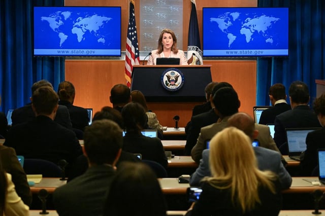 La porte-parole du département d’État américain, Tammy Bruce, s’exprime lors d’un point de presse au département d’État à Washington, DC, le 15 avril 2025.