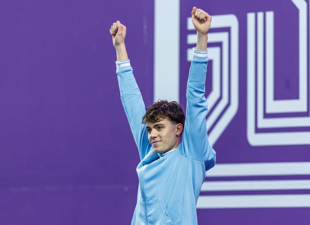 Ulises Saravia logró el oro en los 100 metros espalda en los Juegos Panamericanos Junior en Paraguay. (@PrensaCOA)