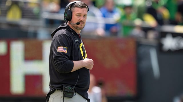 Oregon coach Dan Lanning oversees his team as the Fighting Ducks face off against Mighty Oregon in the Oregon Ducks spring game on April 26, 2025, at Autzen Stadium in Eugene. © Ben Lonergan/The Register-Guard / USA TODAY NETWORK via Imagn Images
