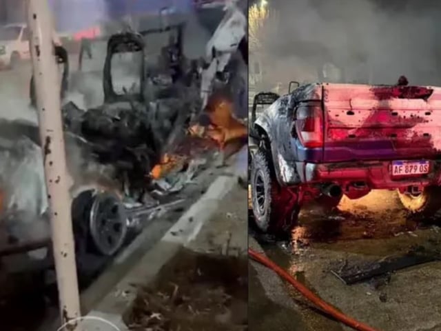 Así quedó la camioneta incendiada en General Roca, que legalmente figura como propiedad de Marcos Rojo. Foto Somos El Valle.