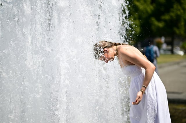 Cooling down in Berlin on July 2, 2025, during an early summer heatwave across Europe
