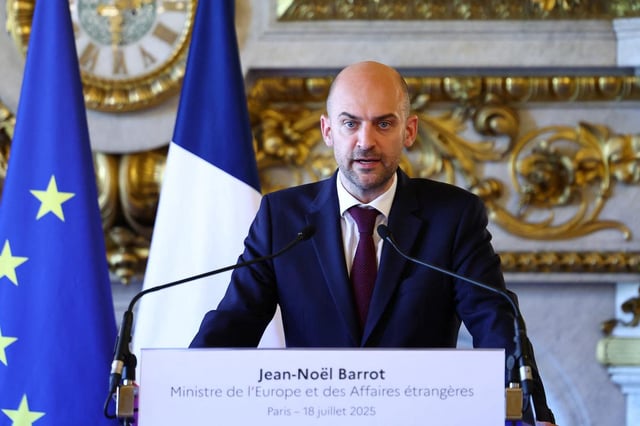 Le ministre français des Affaires étrangères Jean-Noël Barrot, ainsi que ses homologues allemand et britannique, se disent néanmoins «pleinement engagés en faveur d’une résolution diplomatique».
