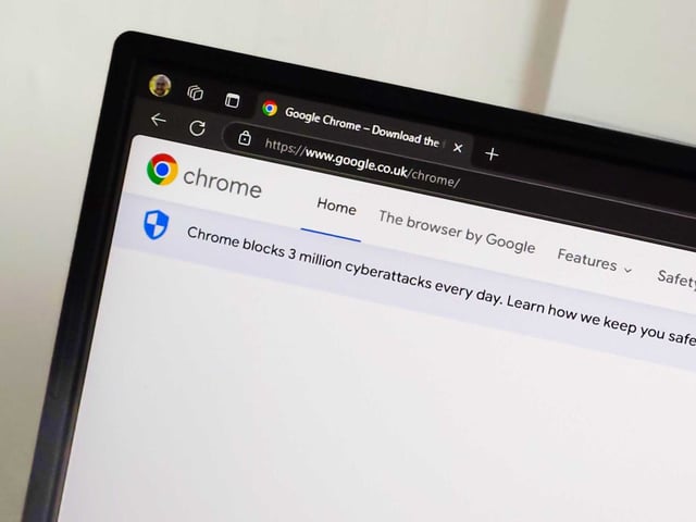 Downloading Google Chrome in Microsoft Edge 