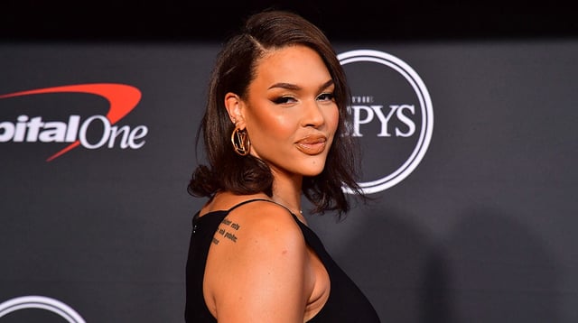 Jul 20, 2022; Los Angeles, CA, USA; Los Angeles Sparks player Liz Cambage arrives at the Red Carpet for the 2022 ESPY at Dolby Theater. Mandatory Credit: Gary A. Vasquez-Imagn Images.
