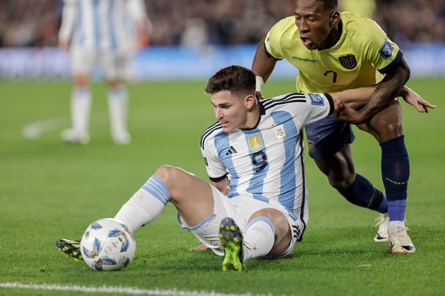Argentinos y ecuatorianos se enfrentaron en la primera fecha de las eliminatorias en el estadio Monumental