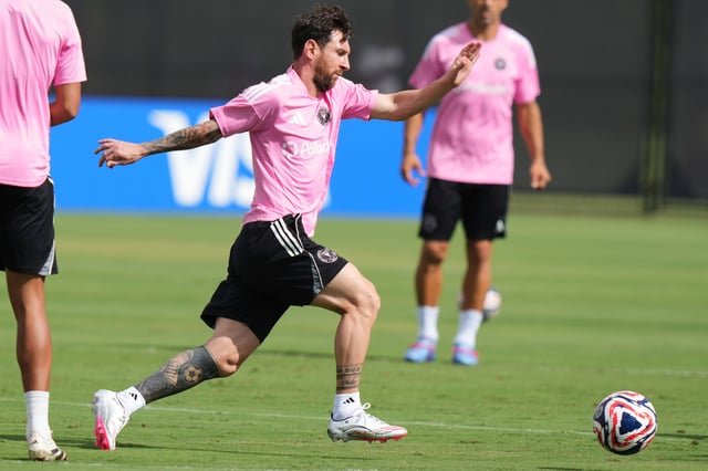 Buenas noticias: Lionel Messi se integró al resto de sus compañeros de Inter Miami y pareció dejar atrás el problema muscular en su pierna derecha
