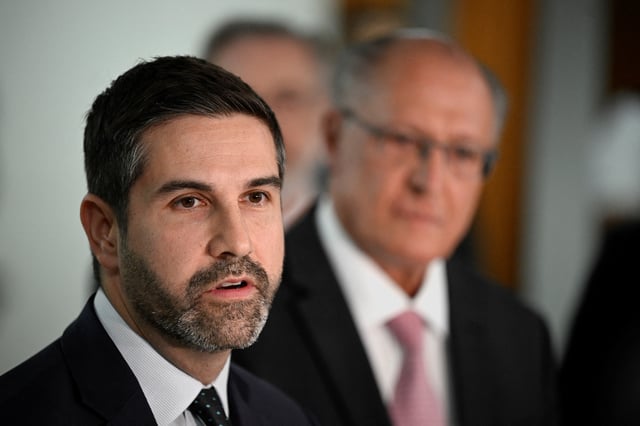 Abrao Neto, CEO of the American Chamber of Commerce for Brazil, talks during a press conference after a meeting with Brazil's Vice President Geraldo Alckmin in Brasilia, Brazil July 16, 2025. REUTERS/Mateus Bonomi/File Photo