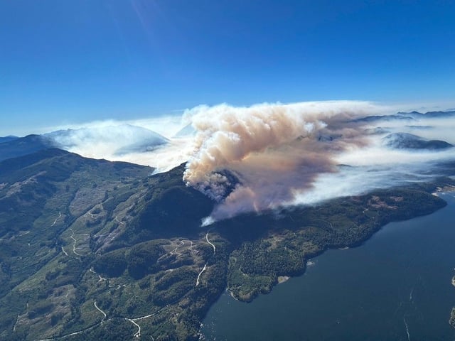 Mount Underwood wildfire burns near Port Alberni, B.C. on August 12, 2025. Photo: B.C. Wildfire Service