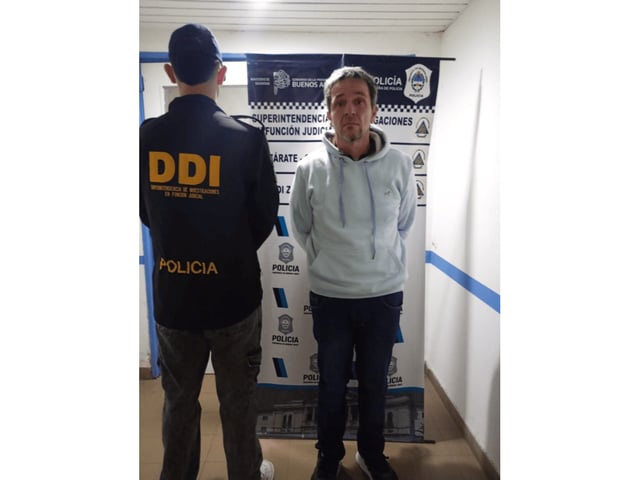 Claudio Contarti detenido en la DDI de Campana.