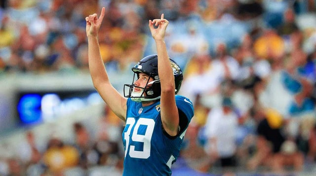 Jacksonville Jaguars place kicker Cam Little (39) points skyward after a field goal socre during the first quarter of an NFL preseason matchup at EverBank Stadium, Saturday, Aug. 9, 2025 in Jacksonville, Fla. [Corey Perrine/Florida Times-Union]