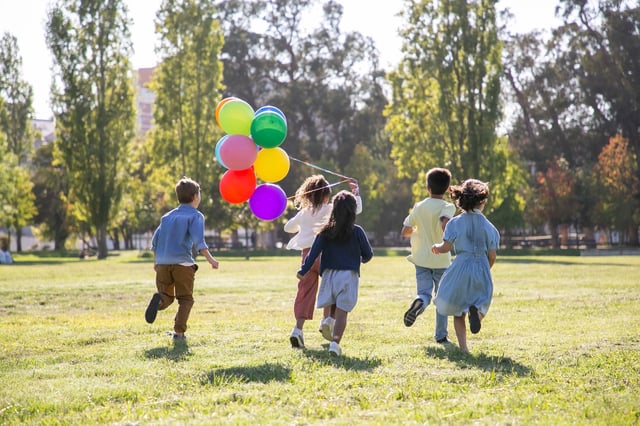 En el Día del Niño se estila regalar juguetes (Canva)
