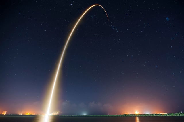 Bitcoin tops $122k, eyes fresh record, with ether just 3% from 2021 ath