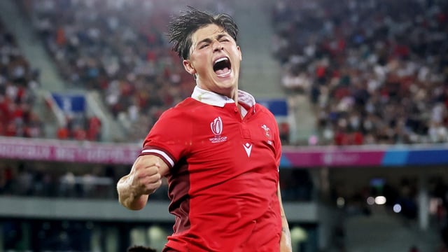 Rees-Zammit has 32 caps so would be eligible for internationals if he played for a club outside Wales