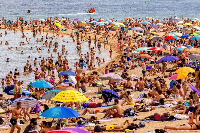 A beach in Spain, one of the European holiday hotspots that could suffer a drop in visitors as temperatures soar (Photo: Getty Images)