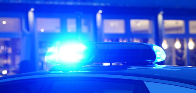 Die Polizeibeamten wurden von mehreren Gästen direkt angegriffen
