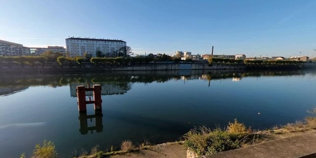 Les corps ont été découverts dans une zone urbaine.