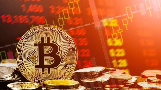 Bitcoin volatility strikes as hot ppi data spurs dollar rally