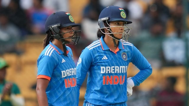 Harmanpreet Kaur and Smriti Mandhana. Courtesy: PTI