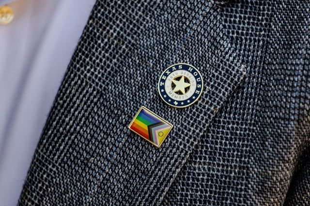 CHICAGO, ILLINOIS - AUGUST 13: Texas State Representative Jon Rosenthal (D-TX) wears Texas House and LGBTQIA flag pins on his lapel during a press conference at the Dr. Martin Luther King Jr. Memorial in Marquette Park on August 13, 2025 in Chicago, Illinois. The Texas Democrats recently traveled to Illinois to deny quorum and block a vote on a new congressional district map during a special legislative session in Texas. (Photo by Jim Vondruska/Getty Images)