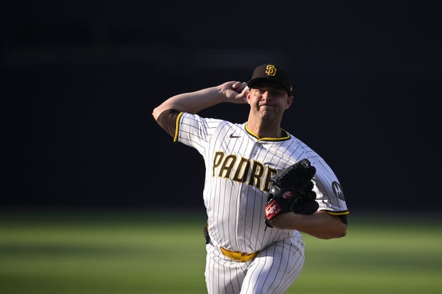 SAN DIEGO, CALIFORNIA – AUGUST 09: Michael King #34 of the San Diego Padres pitches during the second inning against the Boston Red Sox at Petco Park on August 09, 2025 in San Diego, California. (Photo by Orlando Ramirez/Getty Images)