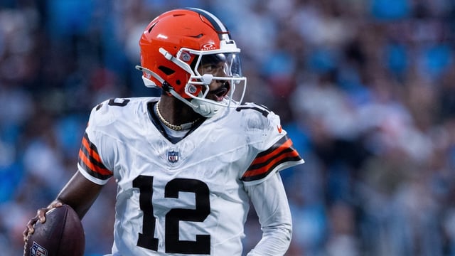 Cleveland Browns quarterback Shedeur Sanders looks down field during the second quarter against the Carolina Panthers at Bank of America Stadium. 