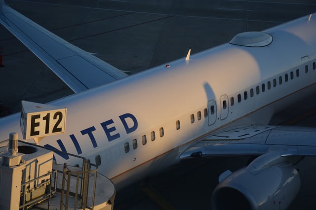 United Airlines plane.
