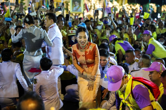 Thailand's Princess Bajrakitiyabha greets royalists, at The Grand Palace in Bangkok, Thailand, November 1, 2020. REUTERS/Athit Perawongmetha/File Photo