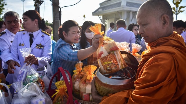 Thailand’s Princess Bajrakitiyabha in critical care with severe bloodstream infection.