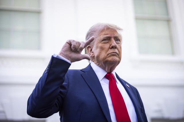 Trump baraja una rebaja significativa en los gravámenes actuales a China.