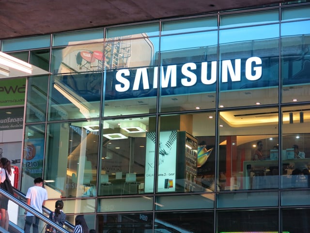 Samsung bringt mit One UI 8 neue smarte Funktionen ins Auto, die das Fahrerlebnis sicherer machen sollen. (Symbolfoto)