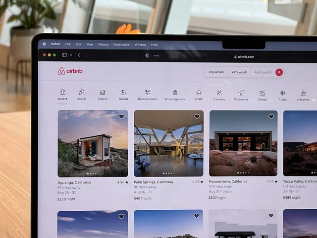 Airbnb launches "reserve now, pay later" for US stays
