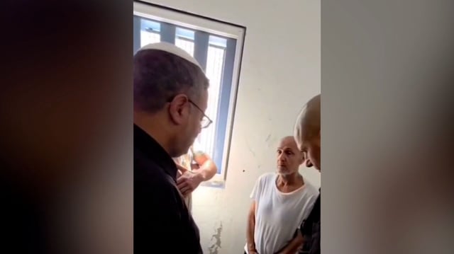 The encounter between the two took place earlier this week at the jail where Marwan Barghouti is being held.
