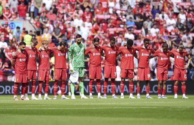 Tras consagrarse en la Premier League, el técnico Arne Slot enfrenta ahora el desafío más complejo: reconstruir al Liverpool desde el éxito y el dolor