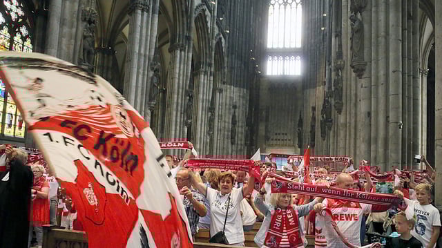 Fan-Andacht im Kölner Dom: Schnappszahl-Jubiläum