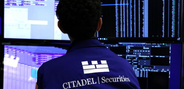 Un opérateur à la Bourse de New York le 11 août 2025
