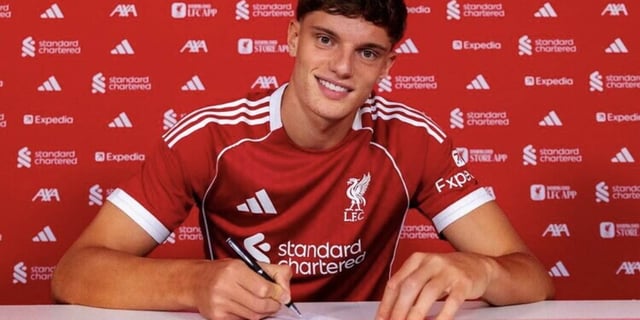 Leoni al Liverpool, ufficiale: "Impossibile dire no. Voglio conoscere Chiesa e Van Dijk". Numero 15