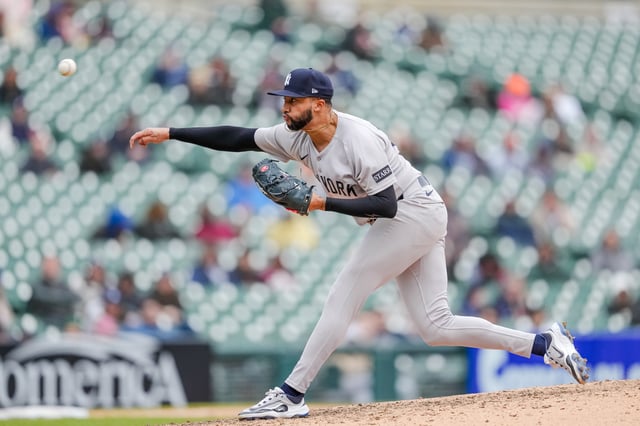 DETROIT, MICHIGAN - APRIL 09: Devin Williams #38 of the New York Yankees delivers a pitch against the Detroit Tigers at Comerica Park on April 09, 2025 in Detroit, Michigan.