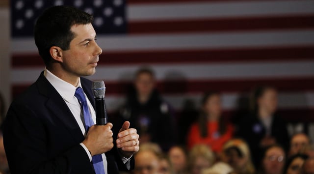 Then-Democratic presidential hopeful Pete Buttigieg speaks to voters in Cedar Falls, Iowa, Jan. 15, 2020. (Spencer Platt/Getty Images)