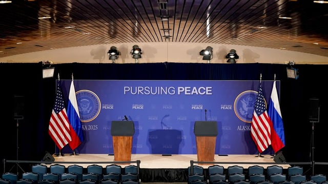 Podiums are prepared ahead of a joint news conference between Trump and Putin. Photo: Al Drago/Bloomberg via Getty
