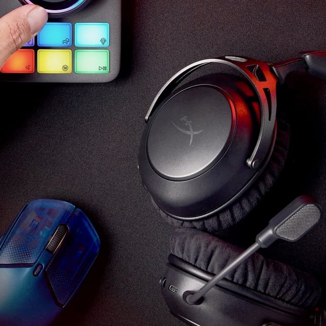 hyperx wireless gaming headset with rgb base station