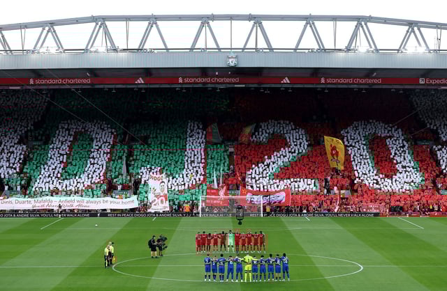Players, match officials and fans honored Diogo Jota ahead of the Premier League season opener.