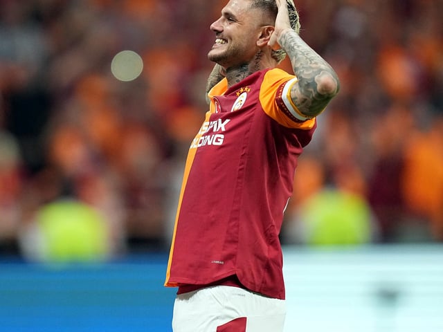 Mauro Icardi festeja su gol para el Galatasaray.