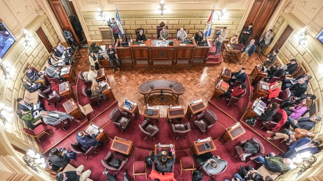 La comisión de Poder Legislativo y Poder Ejecutivo sesionó en el recinto del Senado de Santa Fe.